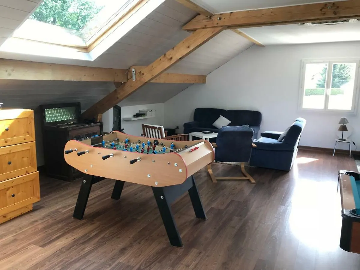 Homestay Chez Fabienne Apartment Peyrieu